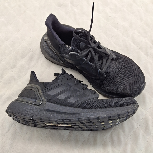 Women's Adidas Ultraboost 20 Running Shoes. Size: 7 - Picture 15 of 15